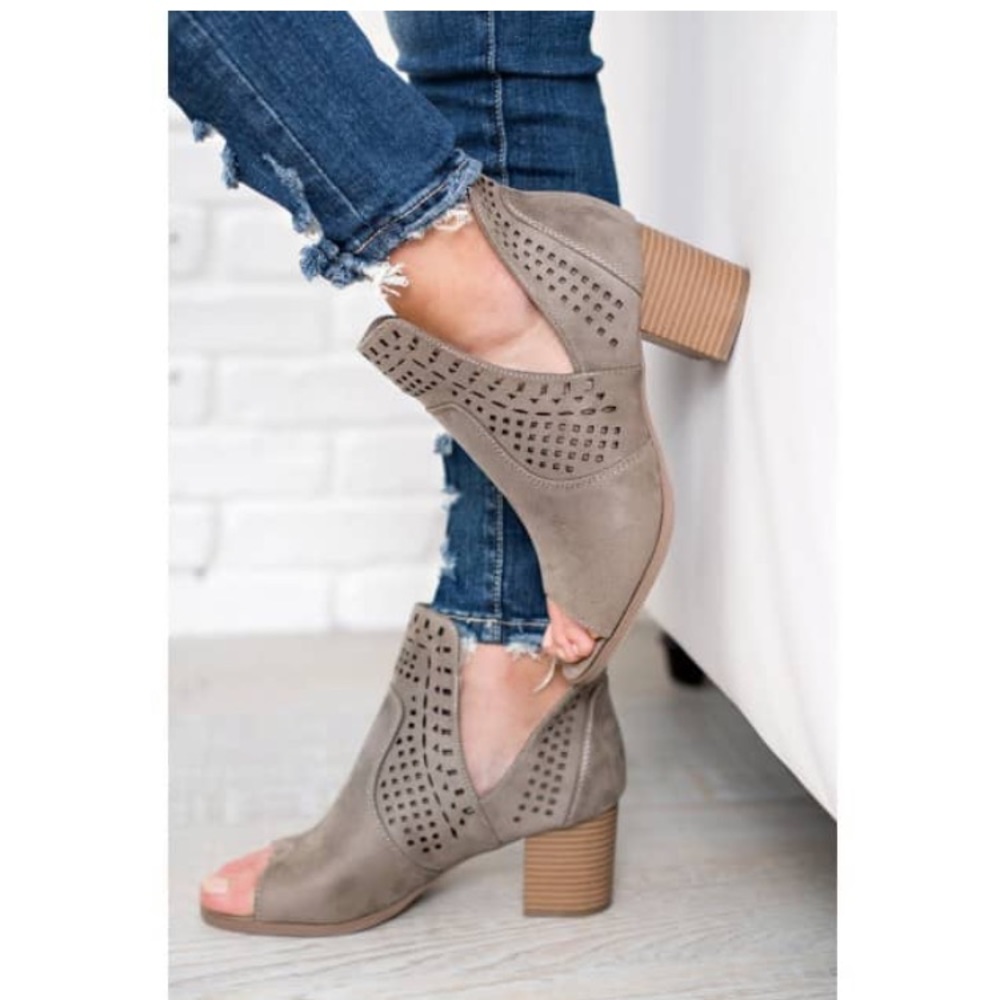 NanaMacs Jayna cutout booties